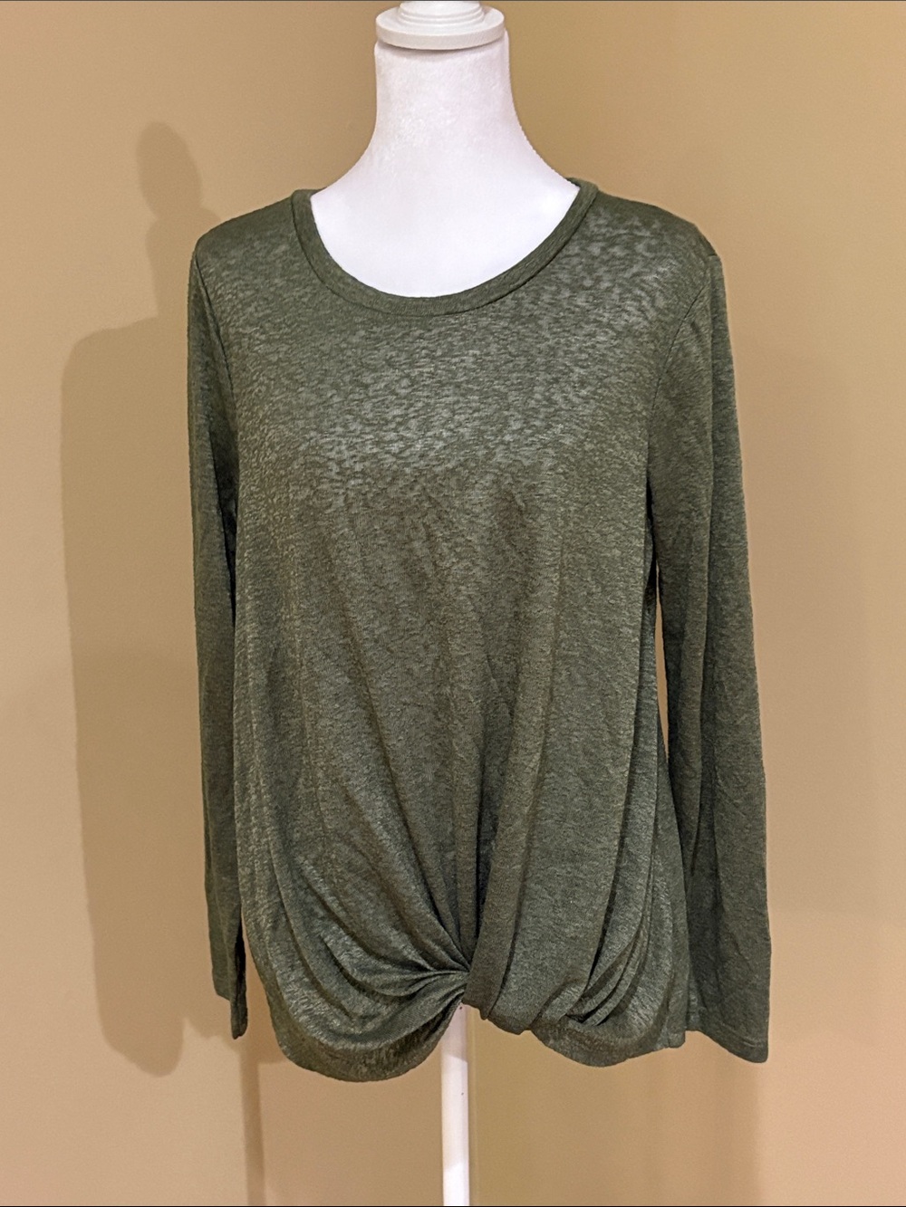 Bobeau Olive Twist-Hem Long Sleeve Top size small